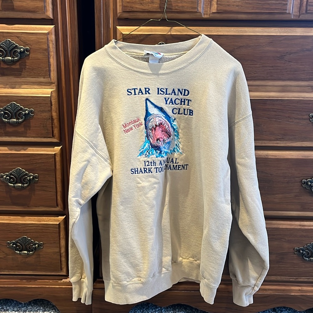 Star Island Yacht Club Embroidered Sweatshirt size Large